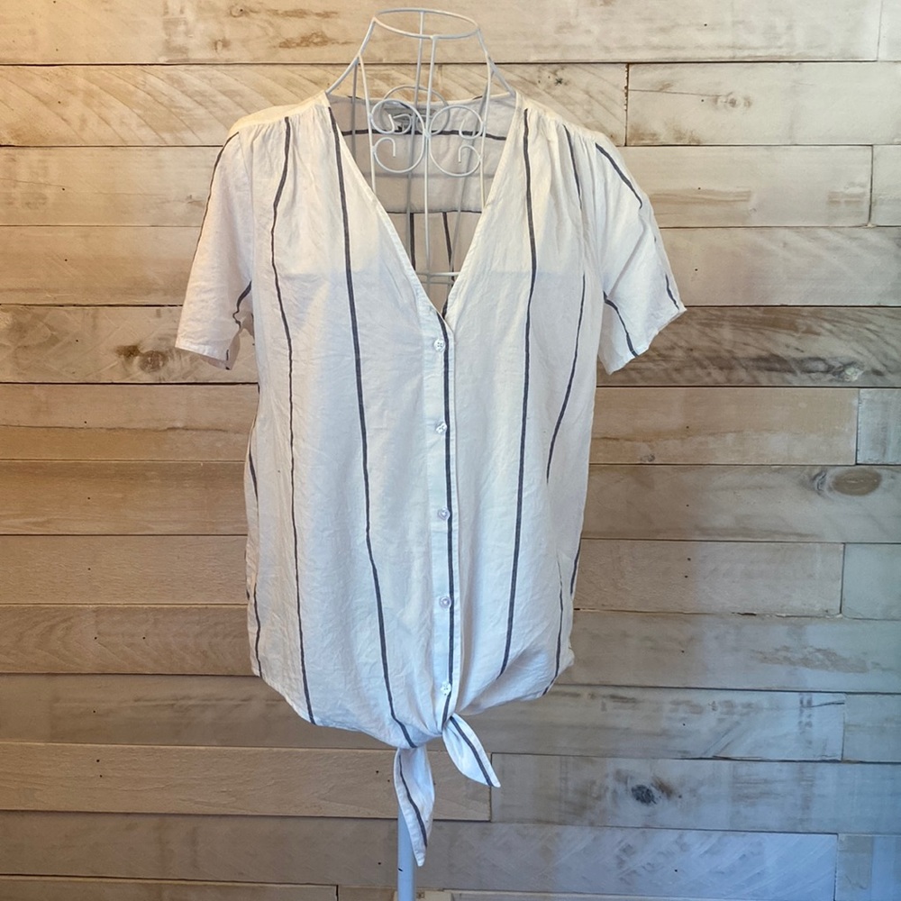 Lucky Brand White and Grey Stripe Shirt Size Medium